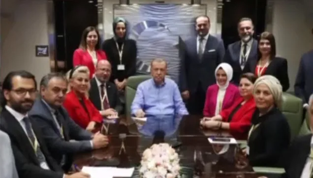 Başkan Erdoğan'dan Ukrayna dönüşü uçakta flaş açıklamalar! Muhalefete Suriye tepkisi: Ne oluyor ne bitiyor haberleri yok