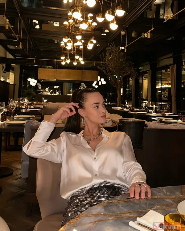 Güzelliğiyle kızlarına taş çıkardı! Ateş Kuşları’nın Mercan’ı Hande Soral’ın annesine bakın! İsmail Demirci’nin kayınvalidesi... - 3