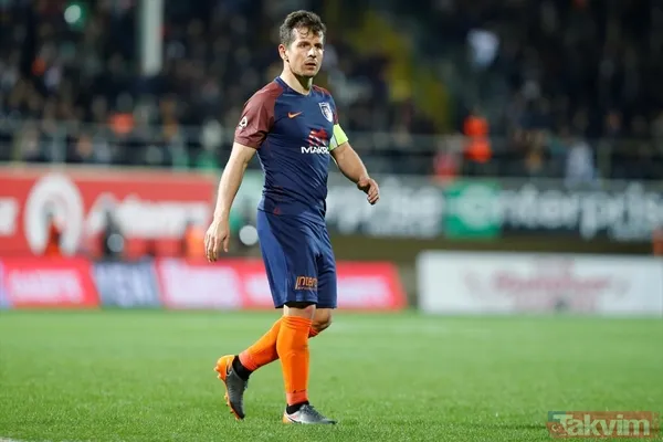 Fenerbahçe İle Yeniden Anlaşan Emre Belözoglu 4 Yıllık Ayrılığın Ardından Yuvasına Geri Dönüyor...