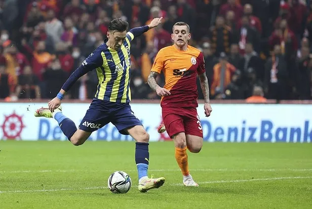 mesut-ozilin-yildizlastigi-galatasaray-derbisinde-fenerbahce-kazanan-taraf-oldu-1637534371300.jpeg