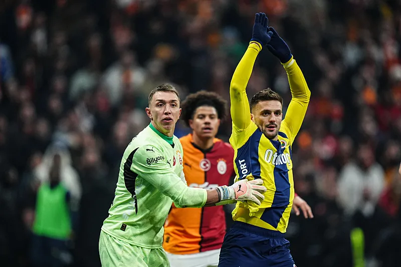 Galatasaray'dan şaşırtan transfer! Orta sahanın yeni yıldızı olacak - 17