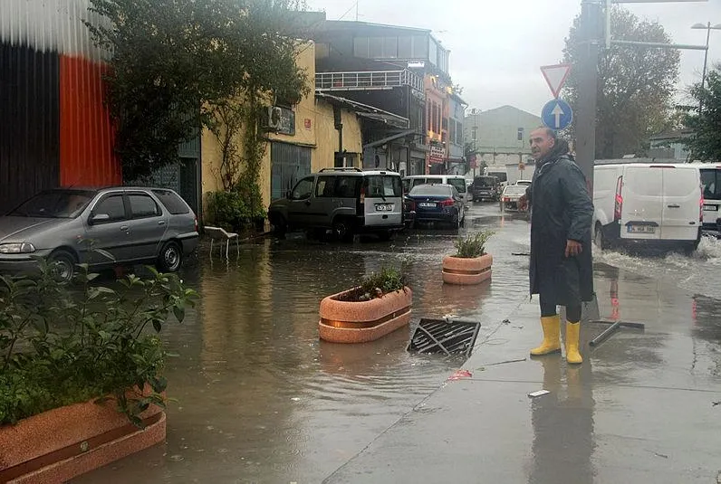 İstanbul’u sağanak vurdu!