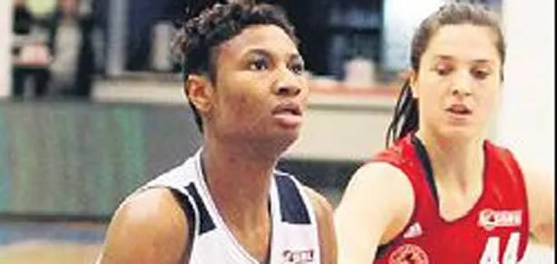 Fener ikiye katladı!