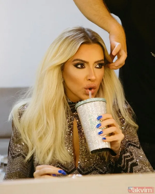 Hadise havlusunu ıslak tenine sarıp paylaştı! En cesur halini yayınlayan Hadise’den olay poz! “Vücudum, kalbim ve aklımla...” - 8