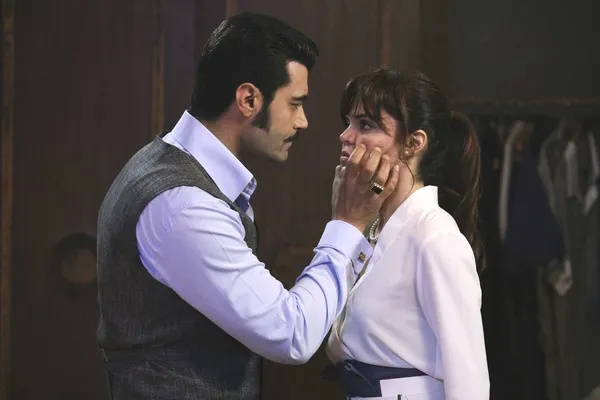 Bir Zamanlar Çukurova 35. bölüm sezon finali fragmanı: Karnındaki çocuk bana ait değil!-3