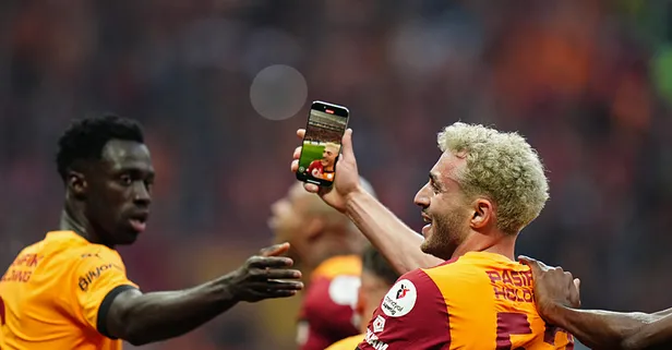 Barış Alper Yılmaz'dan attığı gol sonrası selfieli sevinç