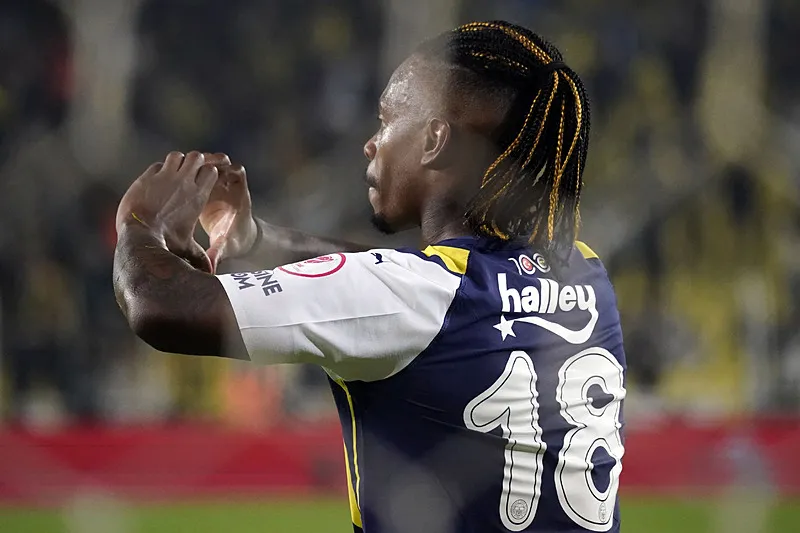 Fenerbahçe'den kaleye sürpriz transfer! Görüşmeler başladı - 11