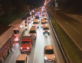 Yasağın ardından o bölgede kilometrelerce kuyruk oluştu!