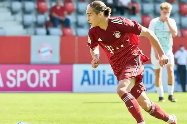 kenan-yildiz-savasi-almanya-ve-turkiye-milli-formayi-giydirmek-icin-1667467732645.jpg Kenan Yıldız savaşı: Almanya ve Türkiye milli formayı giydirmek için yarışıyor-4