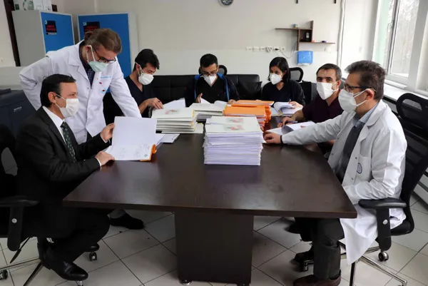 son-dakika-turkiyenin-yerli-koronavirus-asisi-faz-3-asamasinda-acil-kullanim-onayi-alabilir-1618302318062.jpg SON DAKİKA: Türkiye'nin yerli koronavirüs aşısı Faz-3 aşamasında acil kullanım onayı alabilir-8