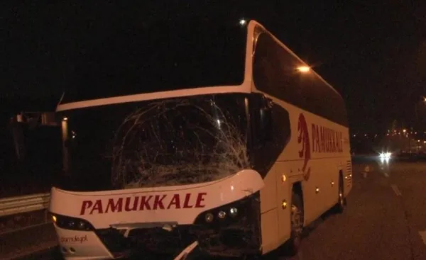 kuzey-marmara-otoyolunda-feci-kaza-2si-agir-3-yarali-1695940097037.jpeg Kuzey Marmara Otoyolu’nda feci kaza!-3