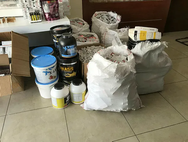 İstanbul Fatih'te dev operasyon! Tam 2 milyon 556 bin lira değerinde sahte vücut geliştirme ilacı ele geçirildi! İnternette satacaklardı!-3