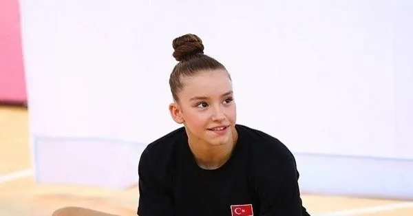 Survivor 2021 Ayşe Begüm Onbaşı kimdir? Kaç yaşında ...