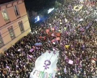 İstanbul Taksim esnafı, ezanı ıslıklayanlara büyük tepki gösterdi