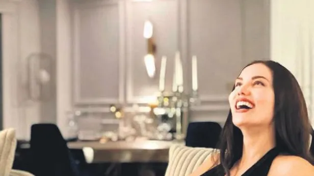 Fahriye Evcen ve Burak Özçivit’in lüks villasını görenler hayran kaldı