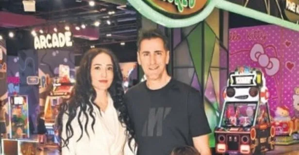 Bekir Aksoy ve ailesinden mutluluk pozu!