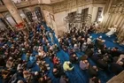 Eyüp Sultan Camii'nde eller Filistinli mazlumlar için semaya kalktı