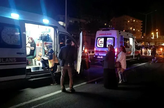 Kocaeli'de zincirleme kaza! Yaralılar var...