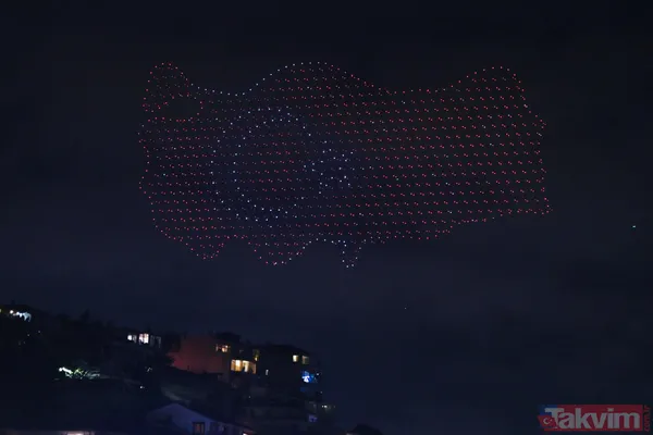 Başkan Erdoğan 'Türkiye Yüzyılı' butonuna bastı! Boğaz'da tarihi 'Cumhuriyet' şöleni: Nefes kesen havai fişek ve drone gösterisi - 13