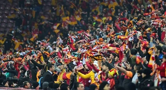 Galatasaray'dan 3 boyutlu koreografi şöleni-16