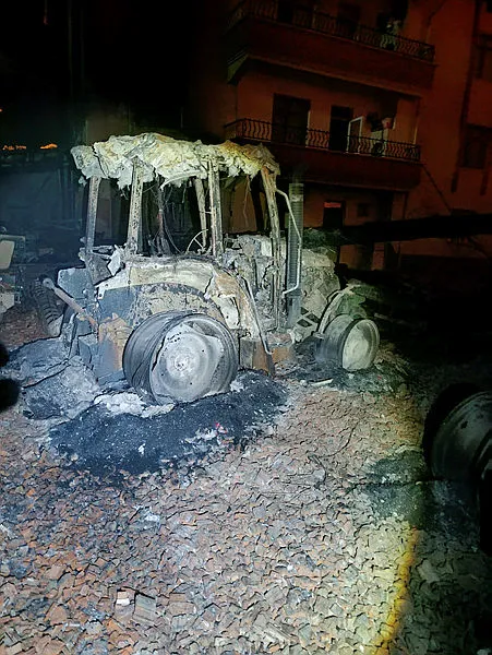 Çorum'da köy yangını! Alevler bir anda sardı her şey kullanılamaz hale geldi!-4