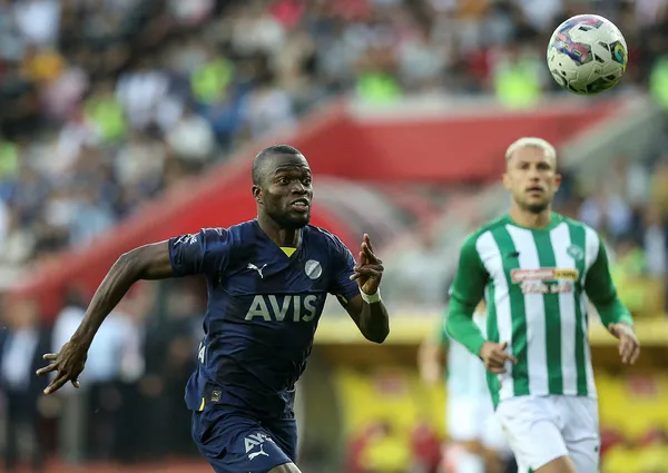 fenerbahcede-enner-valencia-attigi-10-golle-galatasarayin-toplam-gol-sayisini-gecti-1665392925164.jpg Fenerbahçe'de Enner Valencia attığı 10 golle Galatasaray'ın toplam gol sayısını geçti-4