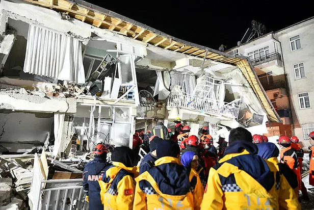 Elazığ depreminde son durum: Ölü sayısı artıyor! Artçı sarsıntılar devam ediyor! (25 Ocak)-3
