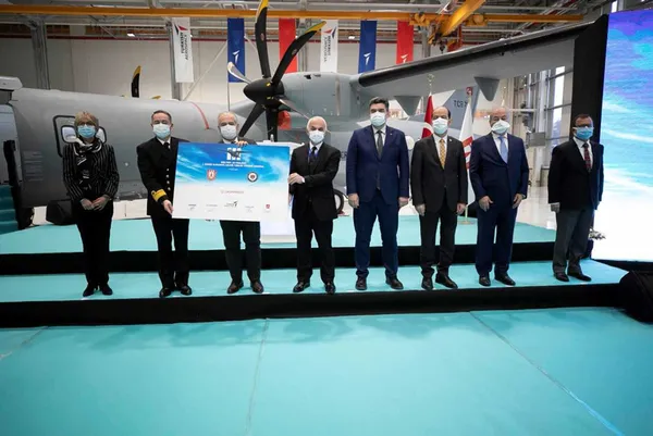 son-dakika-meltem-3-projesi-kapsaminda-gelistirilen-mavi-vatani-koruyacak-ilk-p-72-deniz-karakol-ucagi-teslim-edildi-1607685408433.jpg SON DAKİKA: Meltem-3 Projesi kapsamında geliştirilen Mavi Vatan'ı koruyacak ilk P-72 Deniz Karakol Uçağı teslim edildi-15