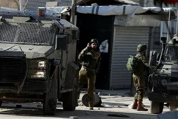Katil İsrail askerleri skandala imza attı