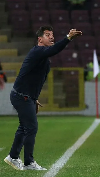 hatayda-gol-duellosu-hatayspor-basaksehir-3-3-berabere-kaldi-1667849187874.jpeg Hatay'da gol düellosu! Hatayspor-Başakşehir 3-3 berabere kaldı-8