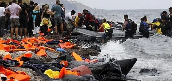 MUĞLA'DA SIĞINMACILARI TAŞIYAN TEKNE BATTI