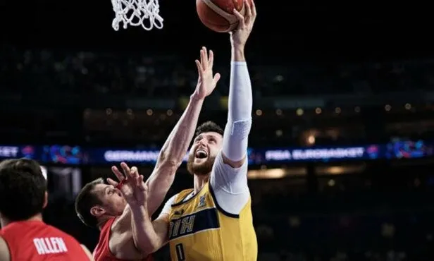 12-dev-adam-son-nefeste-a-milli-basketbol-takimi-ilk-macindan-galibiyetle-ayrildi-1662076797896.jpeg 12 dev adam son nefeste! A Milli Basketbol Takımı ilk maçından galibiyetle ayrıldı-5