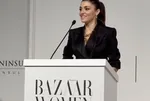 “Yılın Dijital Yıldızı” ödülünü alan Hande Erçel, tarzıyla göz kamaştırdı!