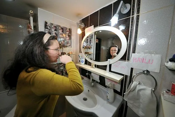 Karbonmonoksit'ten zehirlenip her şeyi unuttu: Annesi ise duvarlara resimler asıp hafızasını geri getirdi-6