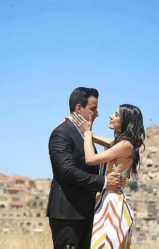 Aşk ve Mavi 70. bölüm izle