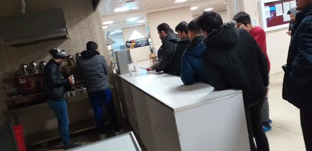 Deprem sonrası spor salonları ve yurtlar vatandaşın hizmetinde-4