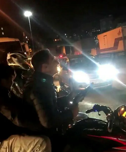 Kağıthane'de havaya ateş açan, trafiği tehlikeye düşüren 8 kişi yakalandı-6