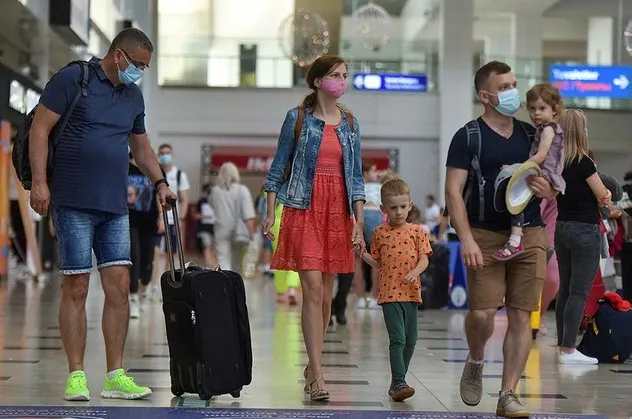 Akın akın geldiler! Antalya'ya turist yağdı