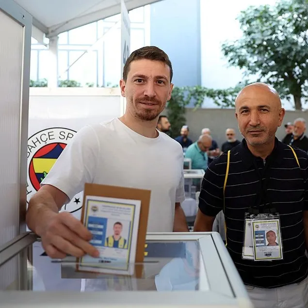 Mert Hakan’dan tüzüğe aykırı oy kullanımı!