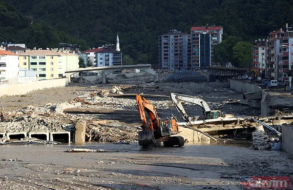 AFAD'dan Kastamonu ve Düzce'de meydana gelen sele dair son detaylar aktarılarak 7 bölge için yeni uyarı - 13
