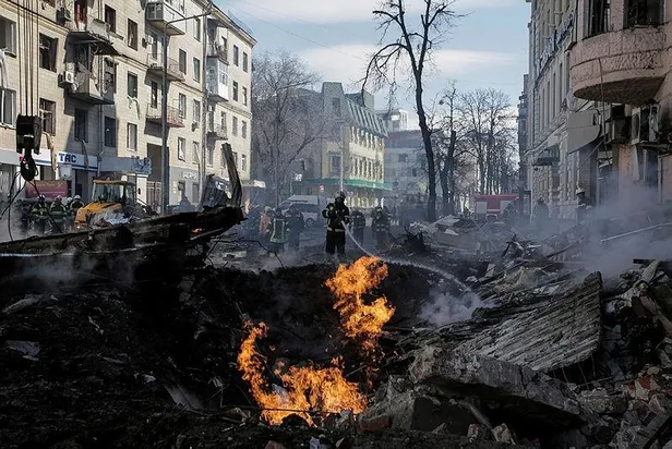 Dakika dakika savaş | Ukrayna'dan "Rusya Beşşar Esed'in askerlerini topluyor" açıklaması! Tahliyeler devam ediyor...-7