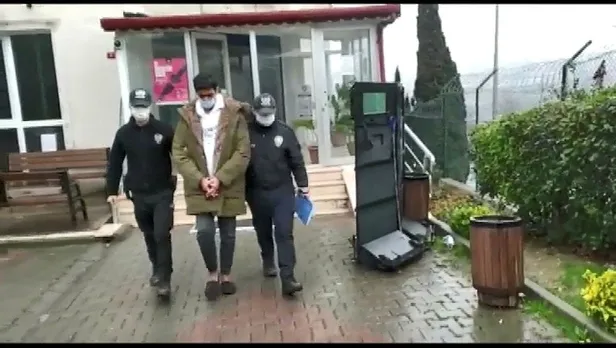 bu-ne-canilik-basaksehirde-bir-surucu-kopegi-ezip-kacti-1641927474059.jpeg Bu ne canilik! Başakşehir'de bir sürücü köpeği ezip kaçtı-4