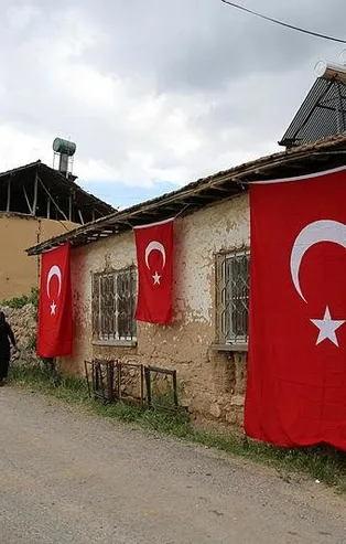 5 kahraman vatan evladının şehadet haberi baba ocakları Malatya, İzmir, Antalya, Ankara ve Hatay'a ulaştırıldı
