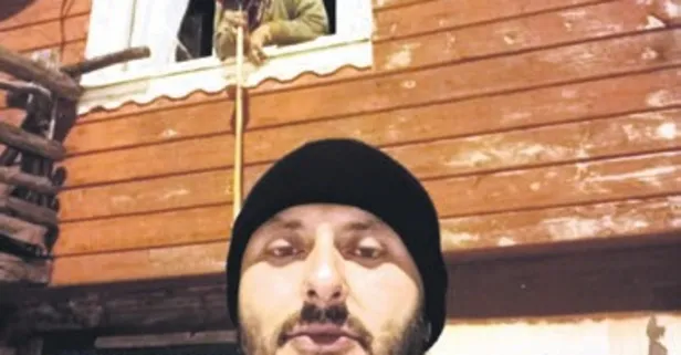 Kastamonu’da yürek ısıtan vefa! Muhtar karla kaplı yolu yürüyerek 82 yaşındaki kadına ilaç ulaştırdı