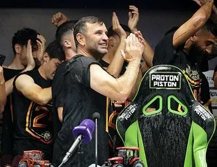 Galatasarayda Okan Buruka şampiyonluk hediyesi! Dünya yıldızı yola çıktı