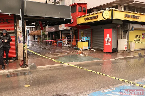 İzmir'de kent merkezi sularla doldu: Ağaçlar devrildi, araçlar gidemedi | Sokakta 2 kişi elektrik akımına kapılarak hayatını kaybetti - 11