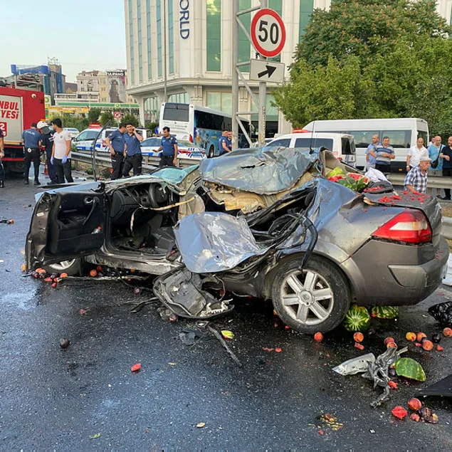 Küçükçekmece’de feci kaza: 2 ölü