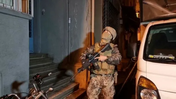 İstanbul'da şafak baskını: Eş zamanlı uyuşturucu operasyonu düzenlendi-2