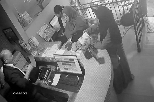 İlk iş gününde 2 bin poundluk vurgun! Beyoğlu'nda pes dedirten olay