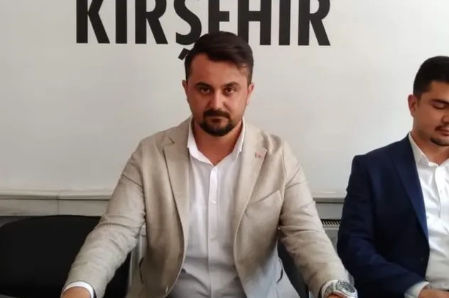 SON DAKİKA! CHP'de dayak skandalı! Kırşehir'de il yöneticisi Gençlik Kolları Başkanı'nın boğazına yapıştı